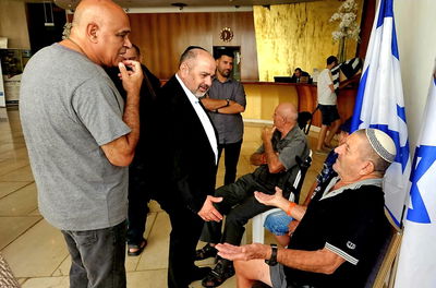 משרד הרווחה יממן לראשונה דיור מוגן לקשישים שפונו מבתיהם בעקבות המלחמה