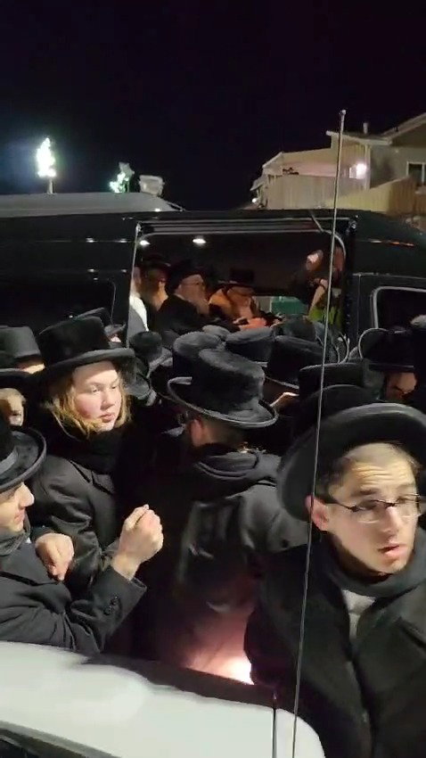 עוברים לברכת תנחומין אחר ההלוויה