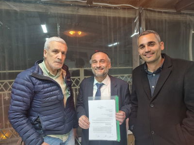 משה אבוטבול עם נציגי הליכוד שלום אדרי ומשה שטרית