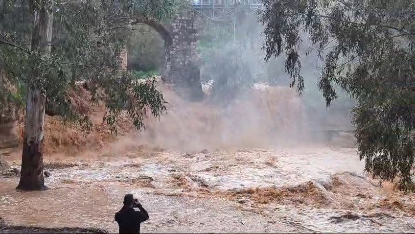 גשר הקנטרה בשיטפונות