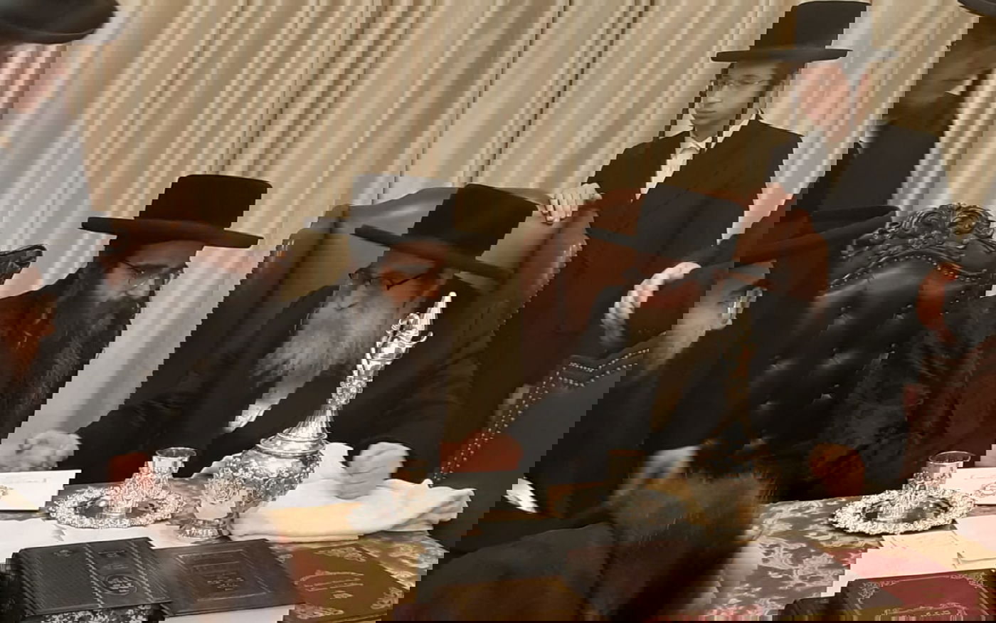 האדמו"ר מליזענסק מאנסי ישיא את בנו באולם החדש במאנרא