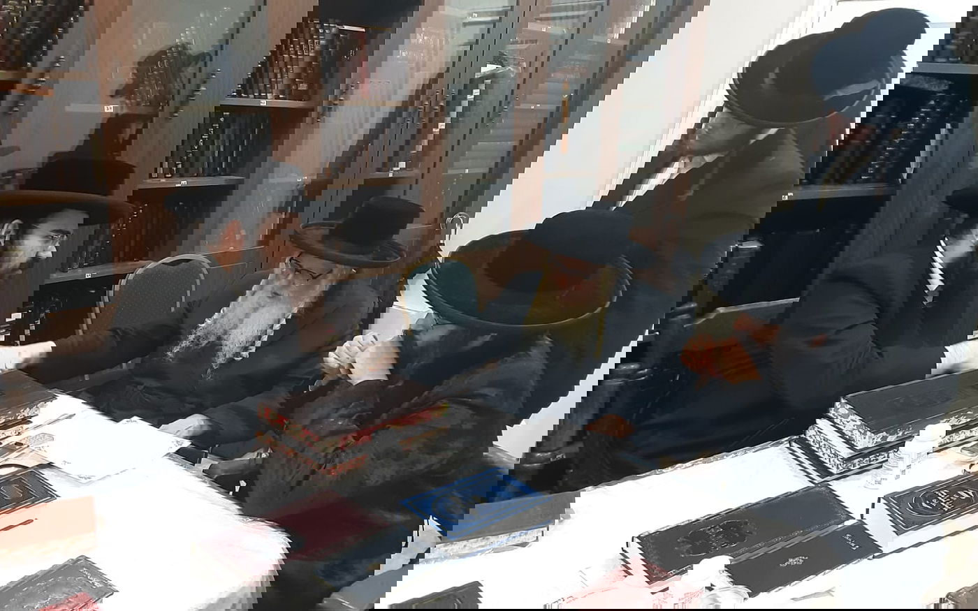 האדמו"ר מליזענסק מאנסי ישיא את בנו באולם החדש במאנרא