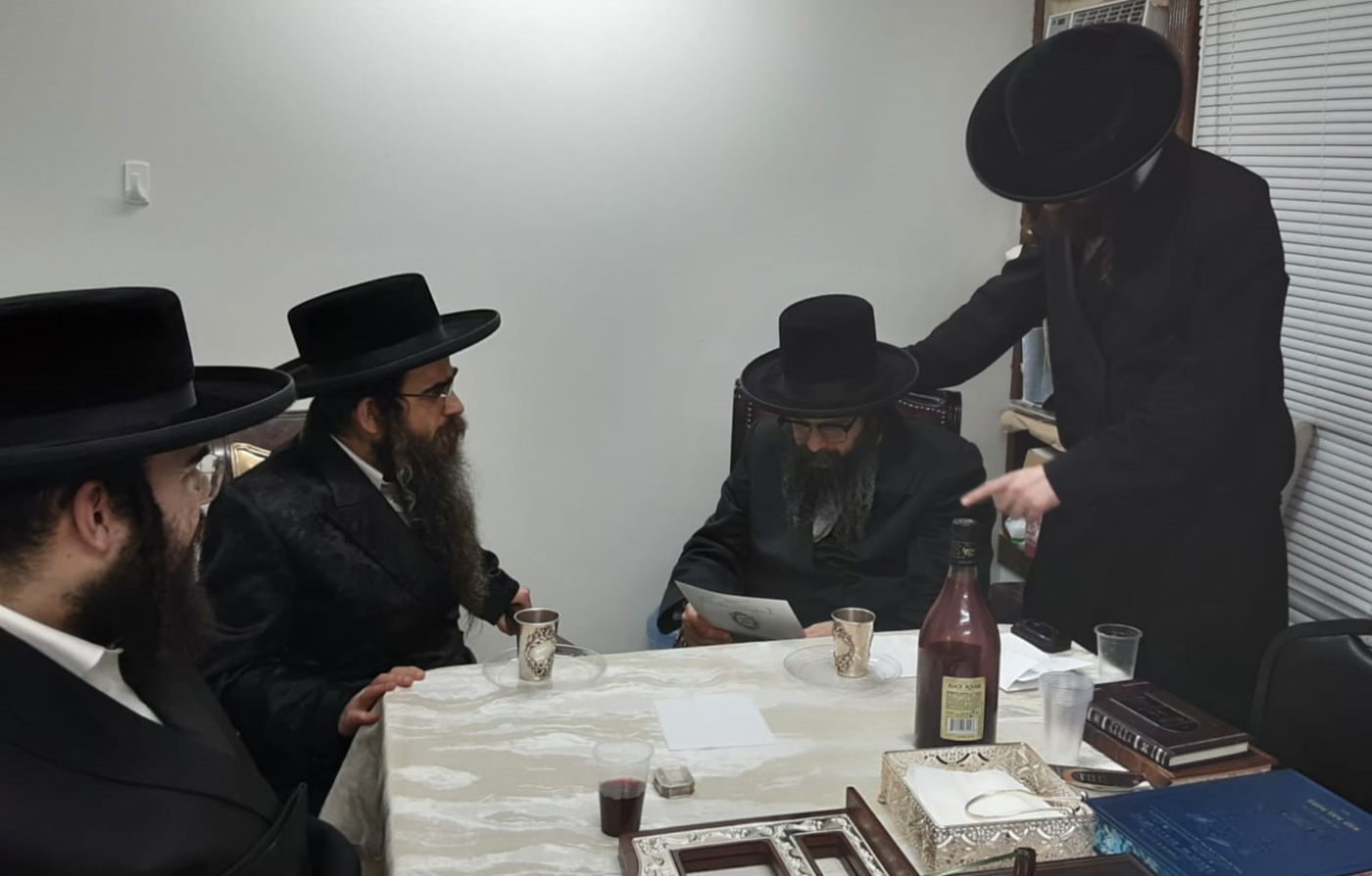 האדמו"ר מליזענסק מאנסי ישיא את בנו באולם החדש במאנרא