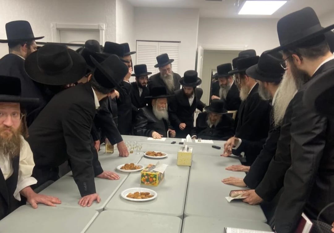 האדמו"ר והאב"ד נפגשו במעון הנופש במיאמי | תיעוד