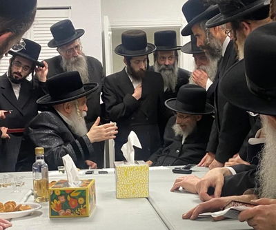 האדמו"ר והאב"ד נפגשו במעון הנופש במיאמי | תיעוד