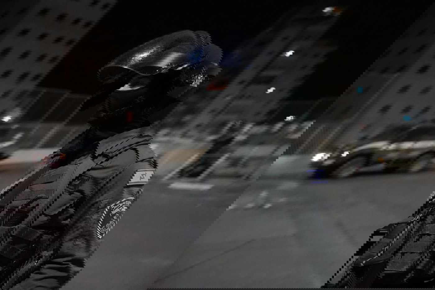 השליכו אבנים, בקת"בים וירו זיקוקין על כוחות המשטרה - ונתפסו