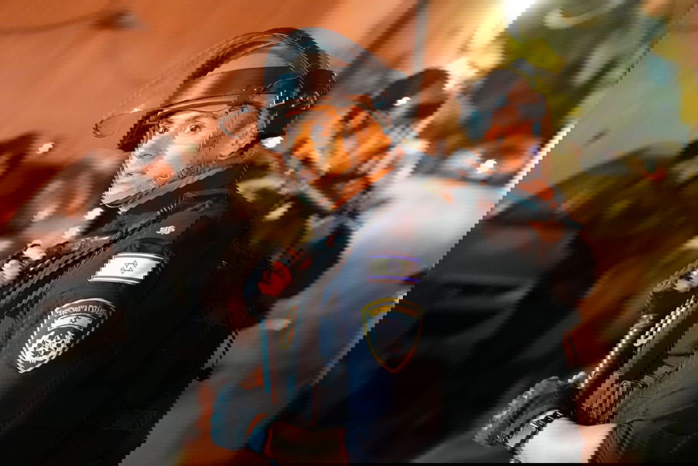 השליכו אבנים, בקת"בים וירו זיקוקין על כוחות המשטרה - ונתפסו