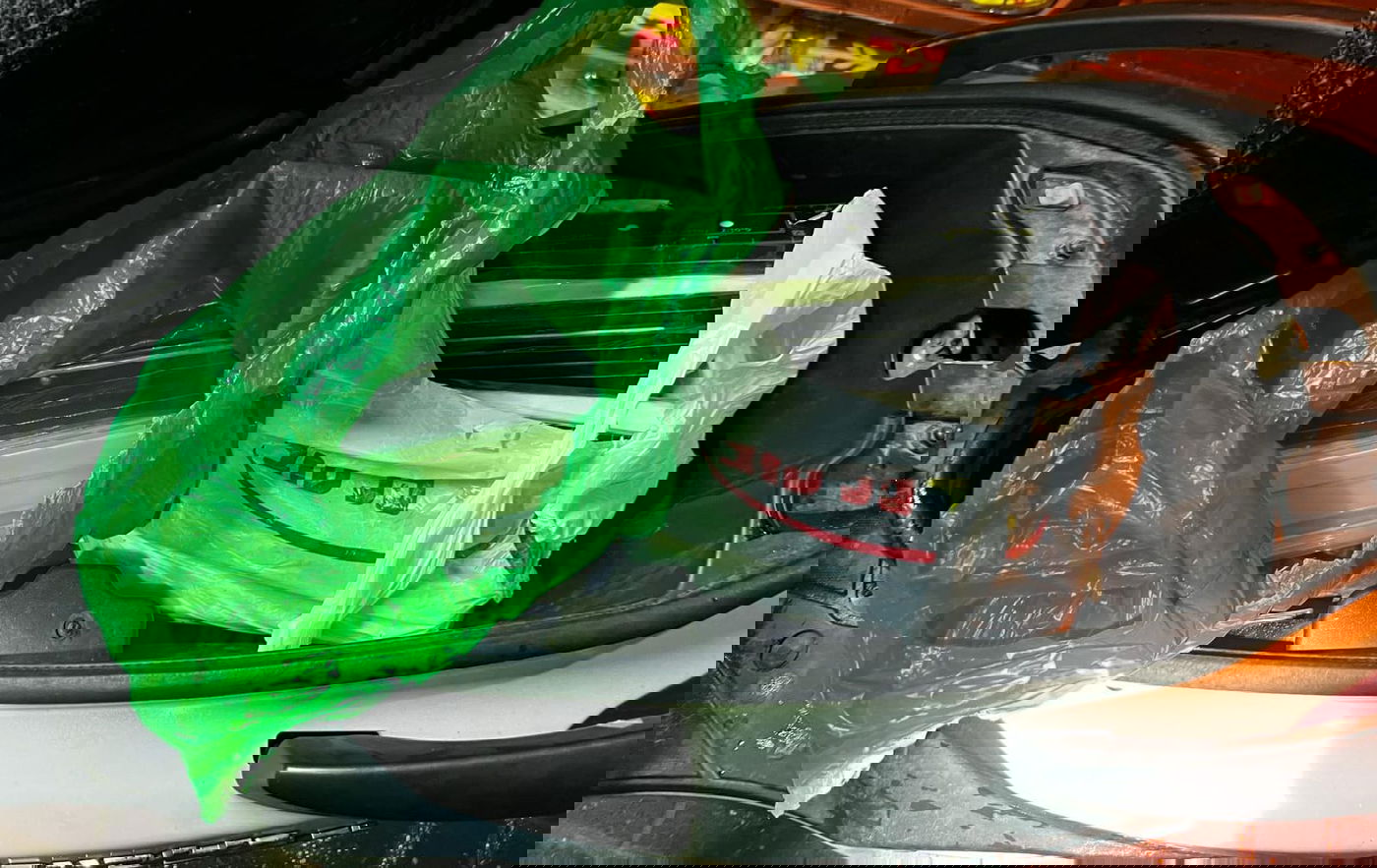 תושב בני ברק נמלט משוטרים ברחובות עיר התורה - וברשותו אותרו 29 לבנות חבלה 