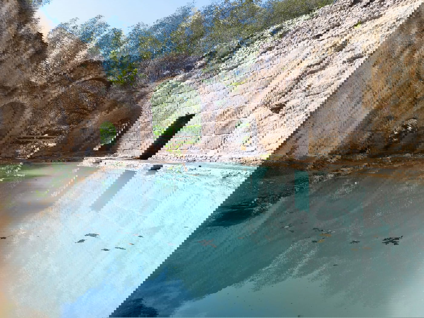 המרחצאות העתיקים בחמת גדר - מלאים