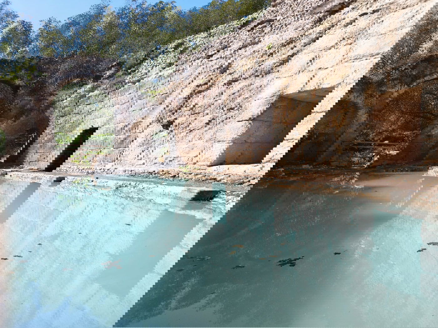 המרחצאות העתיקים בחמת גדר - מלאים