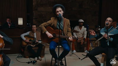 ישראל פורטנוי במחרוזת שירי "לב ונשמה"