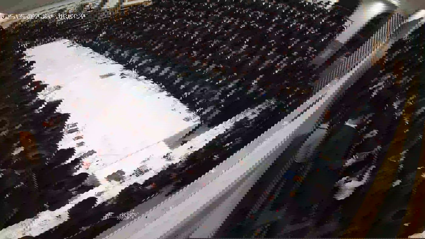 בראשות האדמו"ר - אלפים התכנסו במרכז החסידות בשכונת קטמון בירושלים