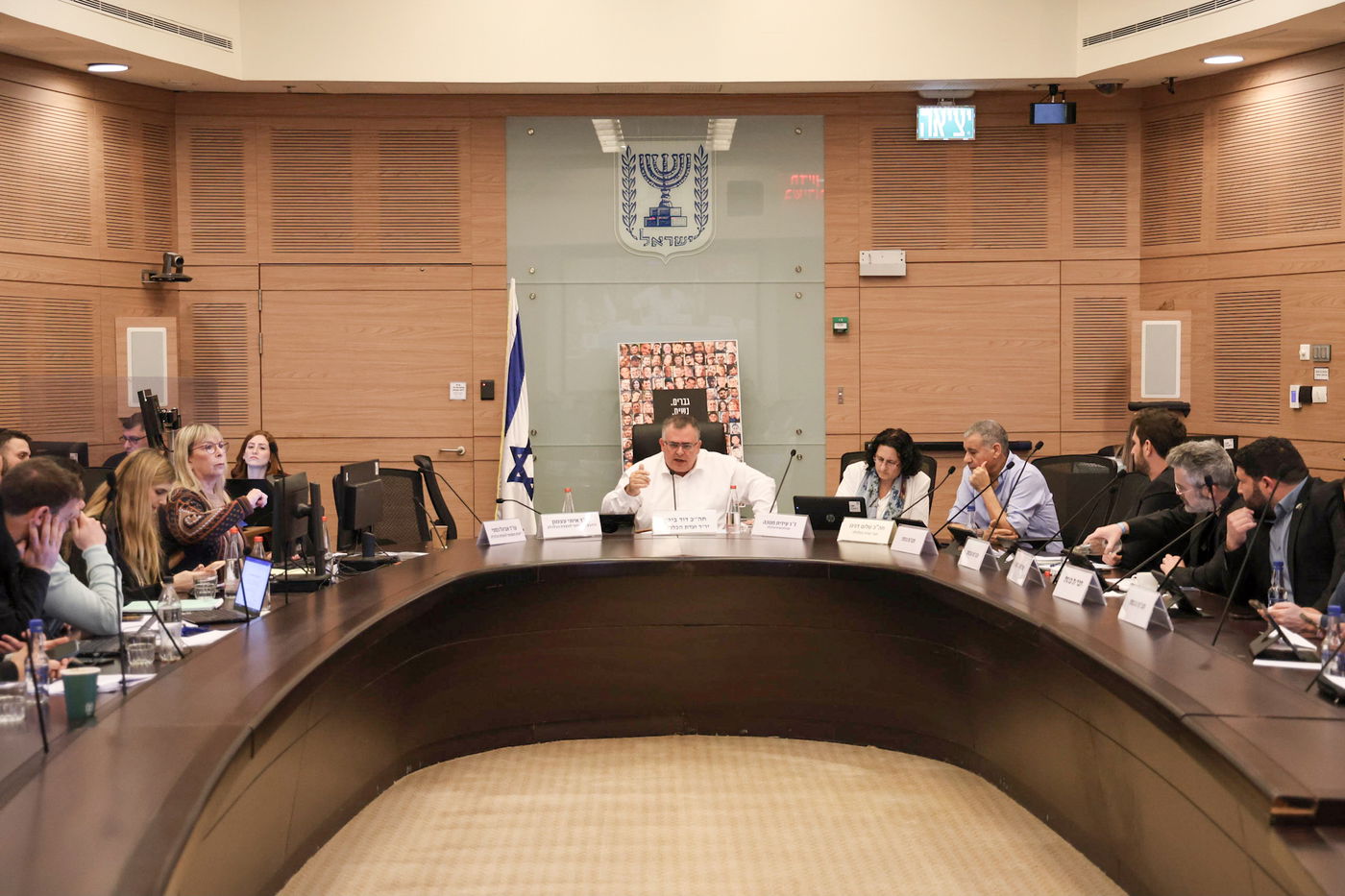 הדיונים בוועדה