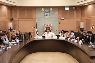 הדיונים בוועדה