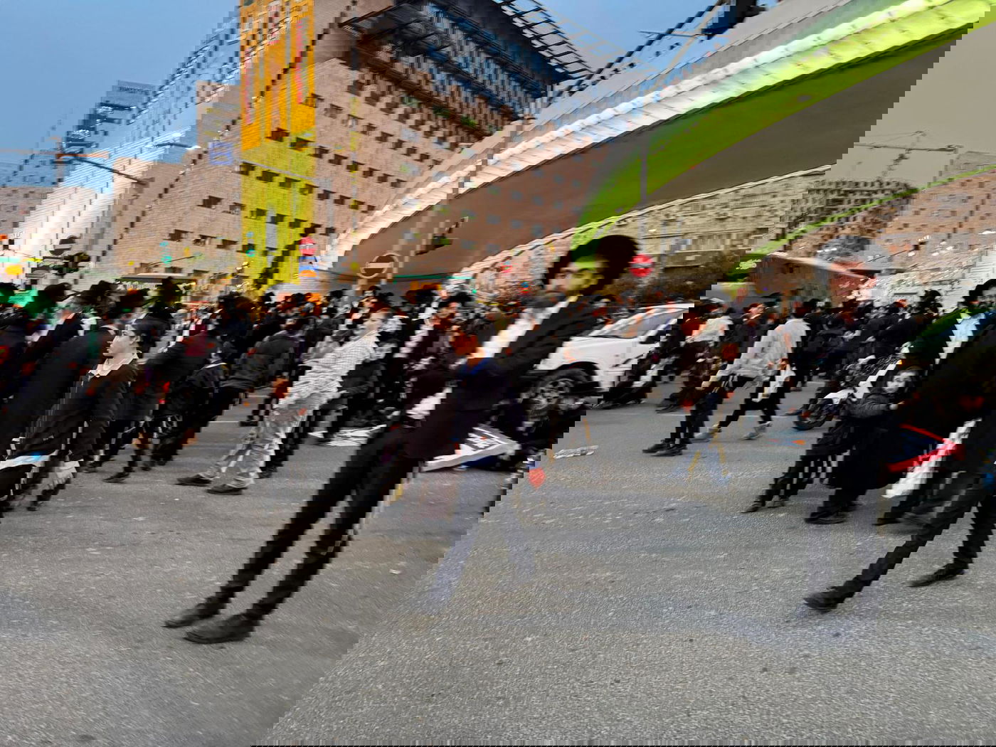 פלג קיצוני חסם את ירושלים ופונה בכוח ע"י המשטרה | תיעוד