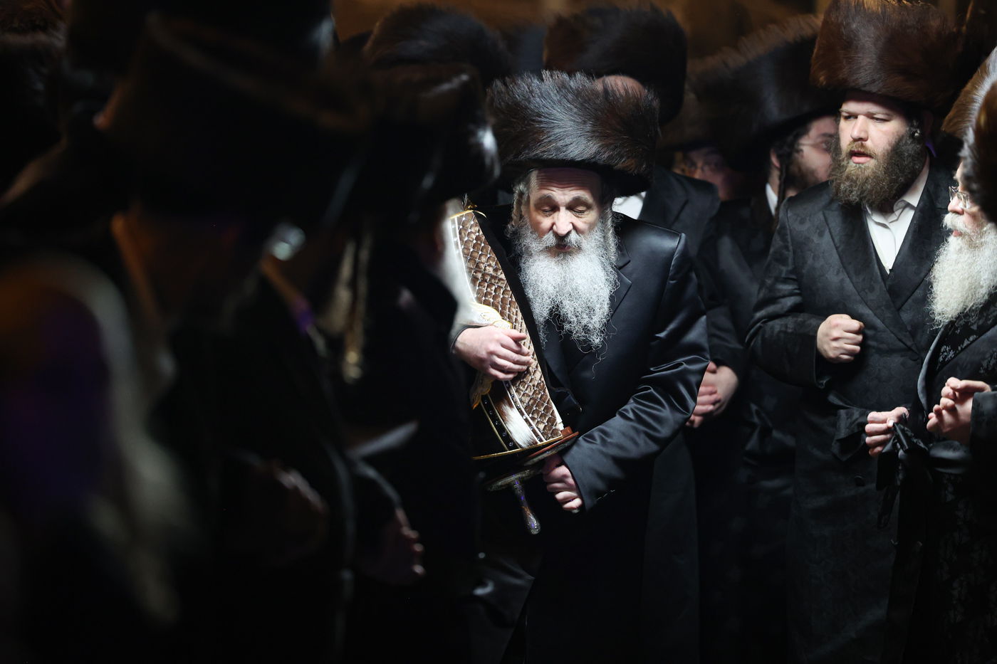 הכנסת ספר תורה בשומרי אמונים בירושלים