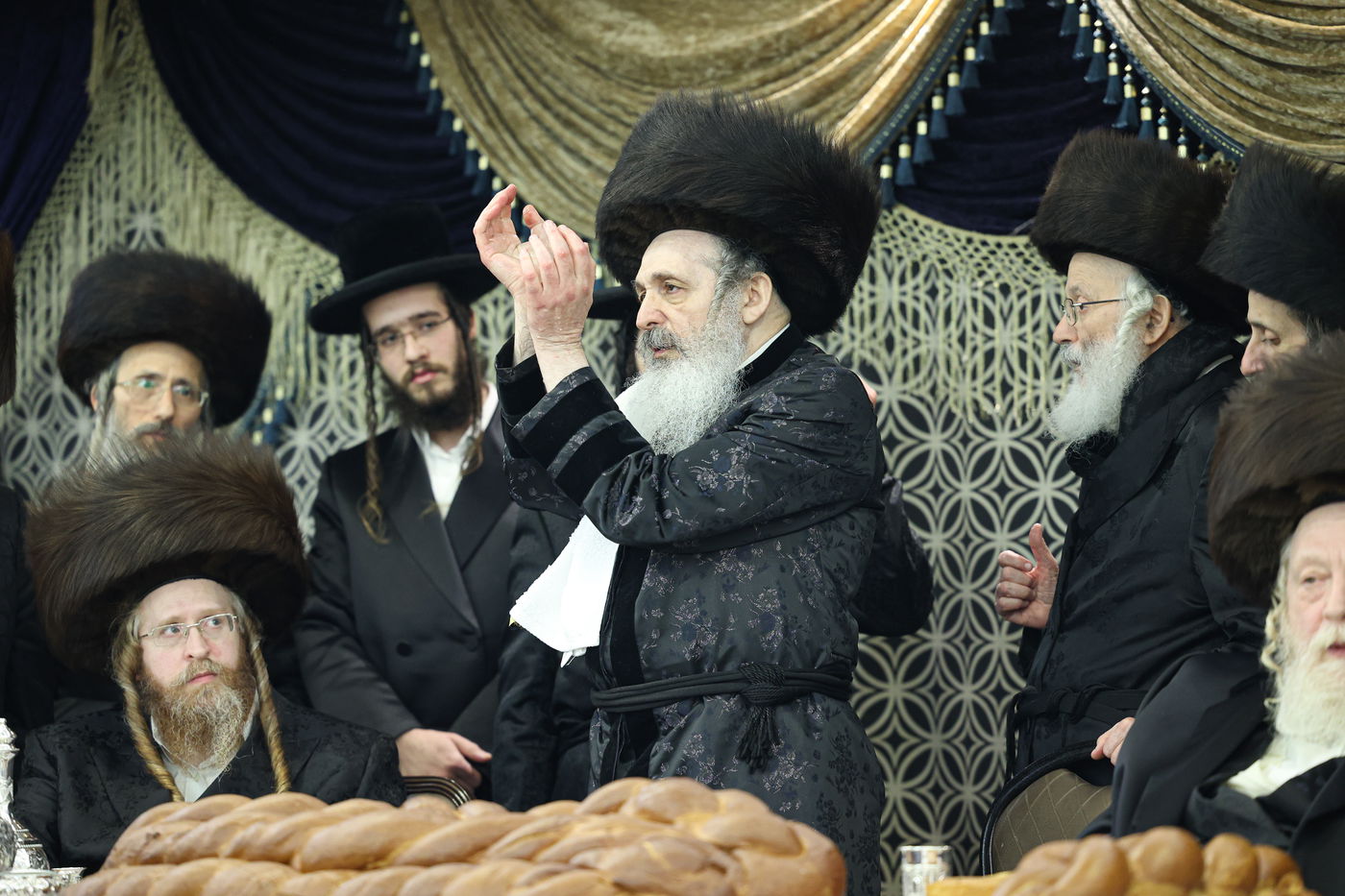 הכנסת ספר תורה בשומרי אמונים בירושלים