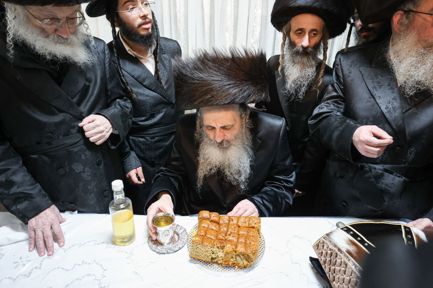 הכנסת ספר תורה בשומרי אמונים בירושלים