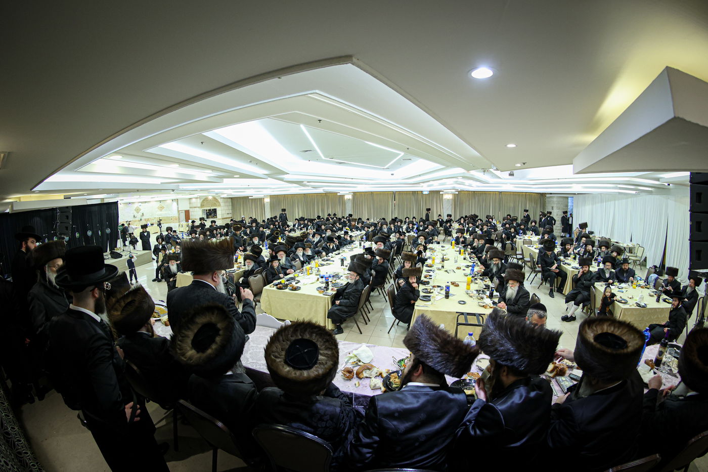 הכנסת ספר תורה בשומרי אמונים בירושלים