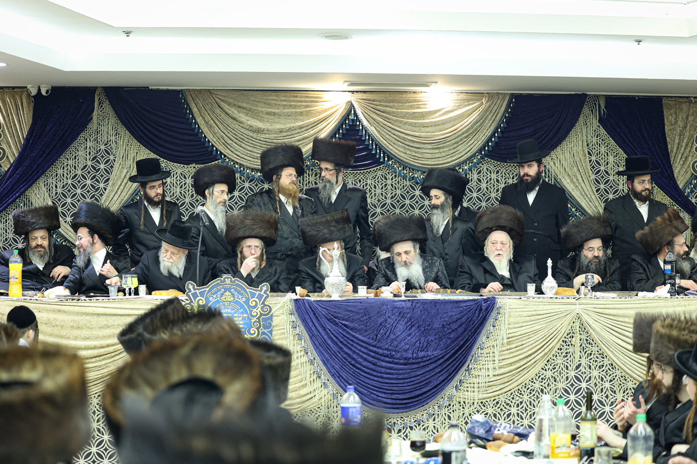 הכנסת ספר תורה בשומרי אמונים בירושלים