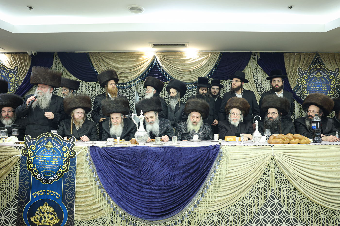 הכנסת ספר תורה בשומרי אמונים בירושלים