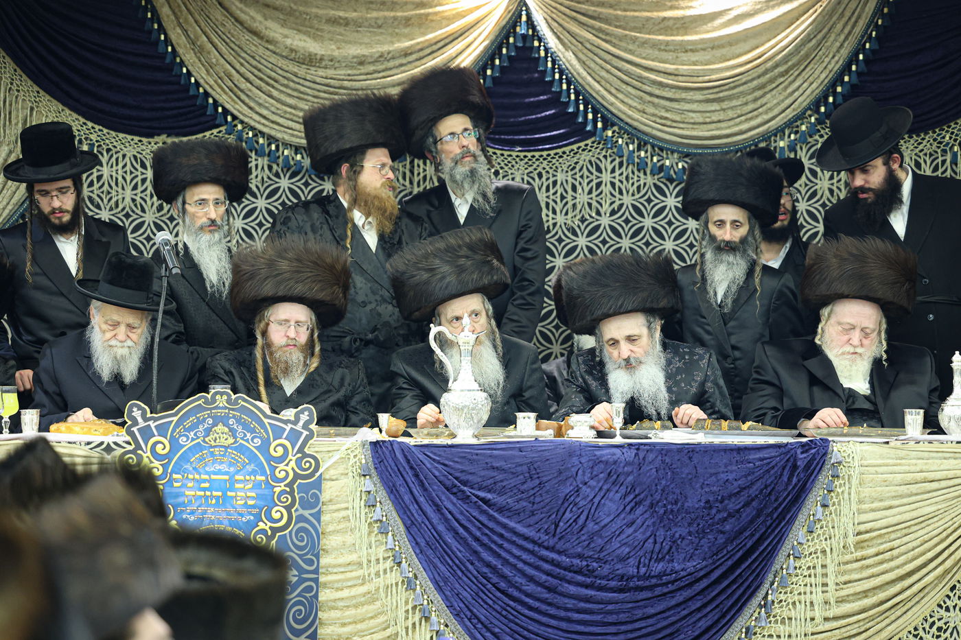 הכנסת ספר תורה בשומרי אמונים בירושלים