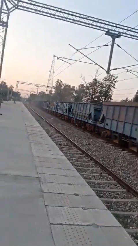 הרכבת ההודית בדהירה 