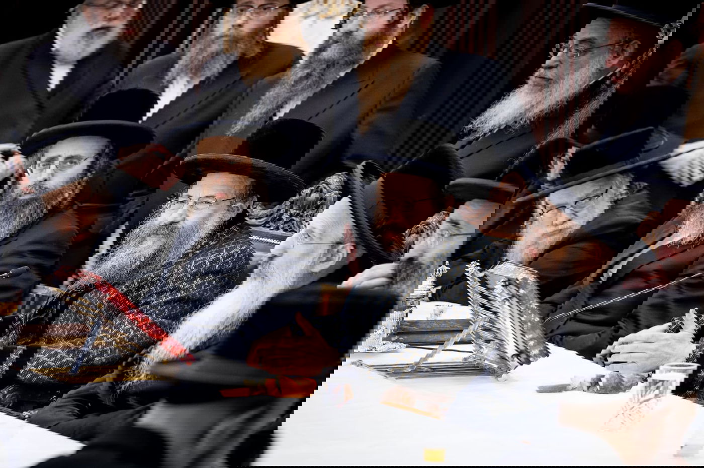 האדמו"ר מבאבוב 45 בטיש פורים קטן בבית מדרשו בבורו פארק