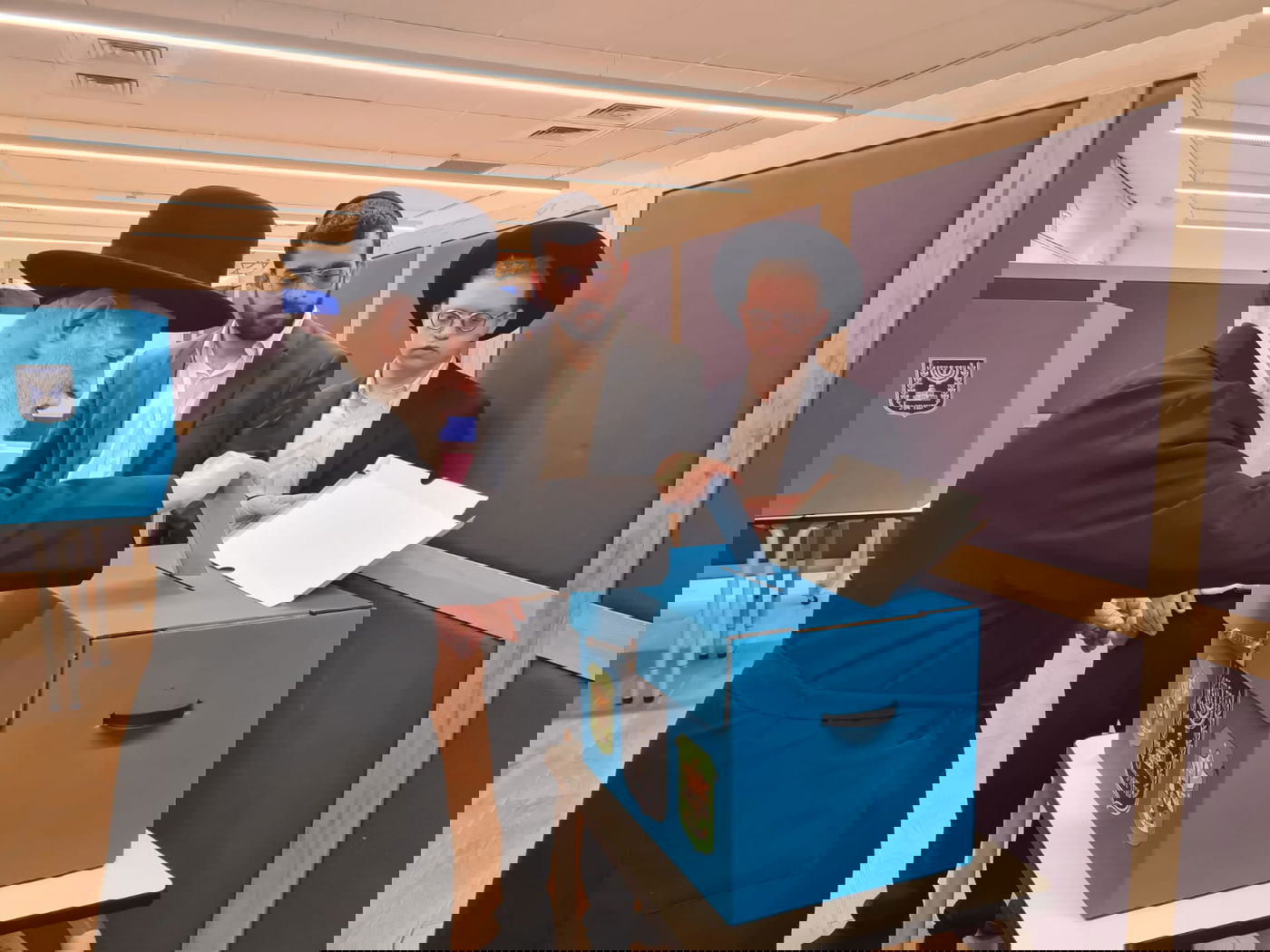 הגר"י זילברשטיין מצביע הבוקר