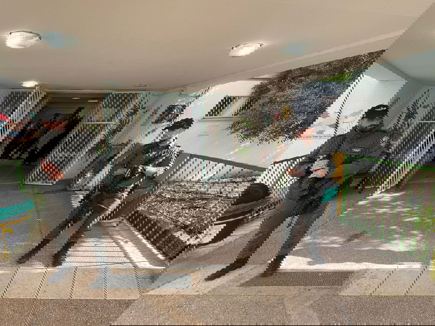 שוטרים מאבטחים קלפיות