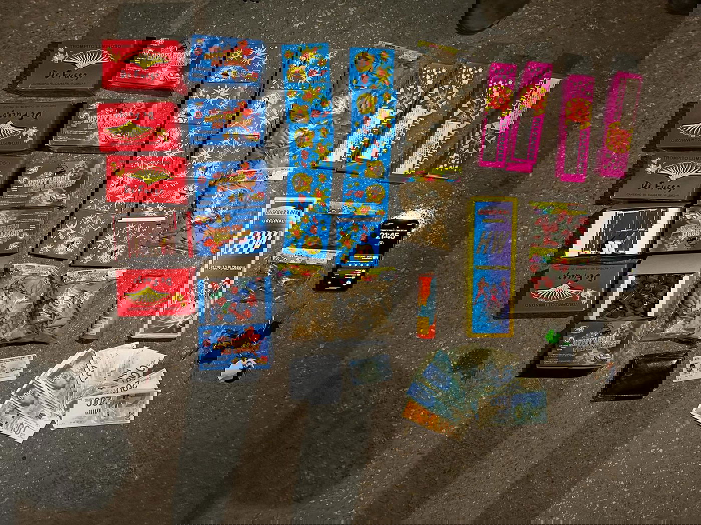 תושב אלעד סחר ב"צעצועים מסוכנים" - ונתפס | צפו בשלל שתפסה המשטרה 