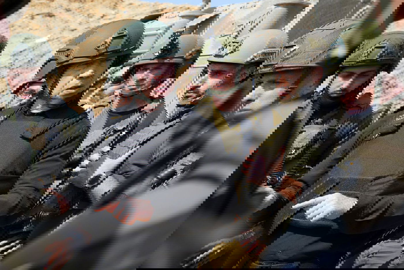 שר הביטחון גלנט והלוחמים