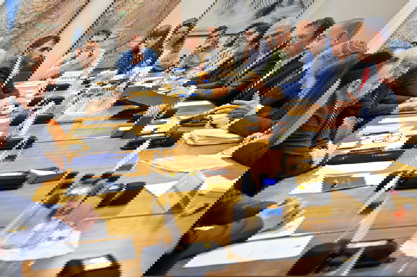 נתניהו בקבינת הכלכלי חברתי