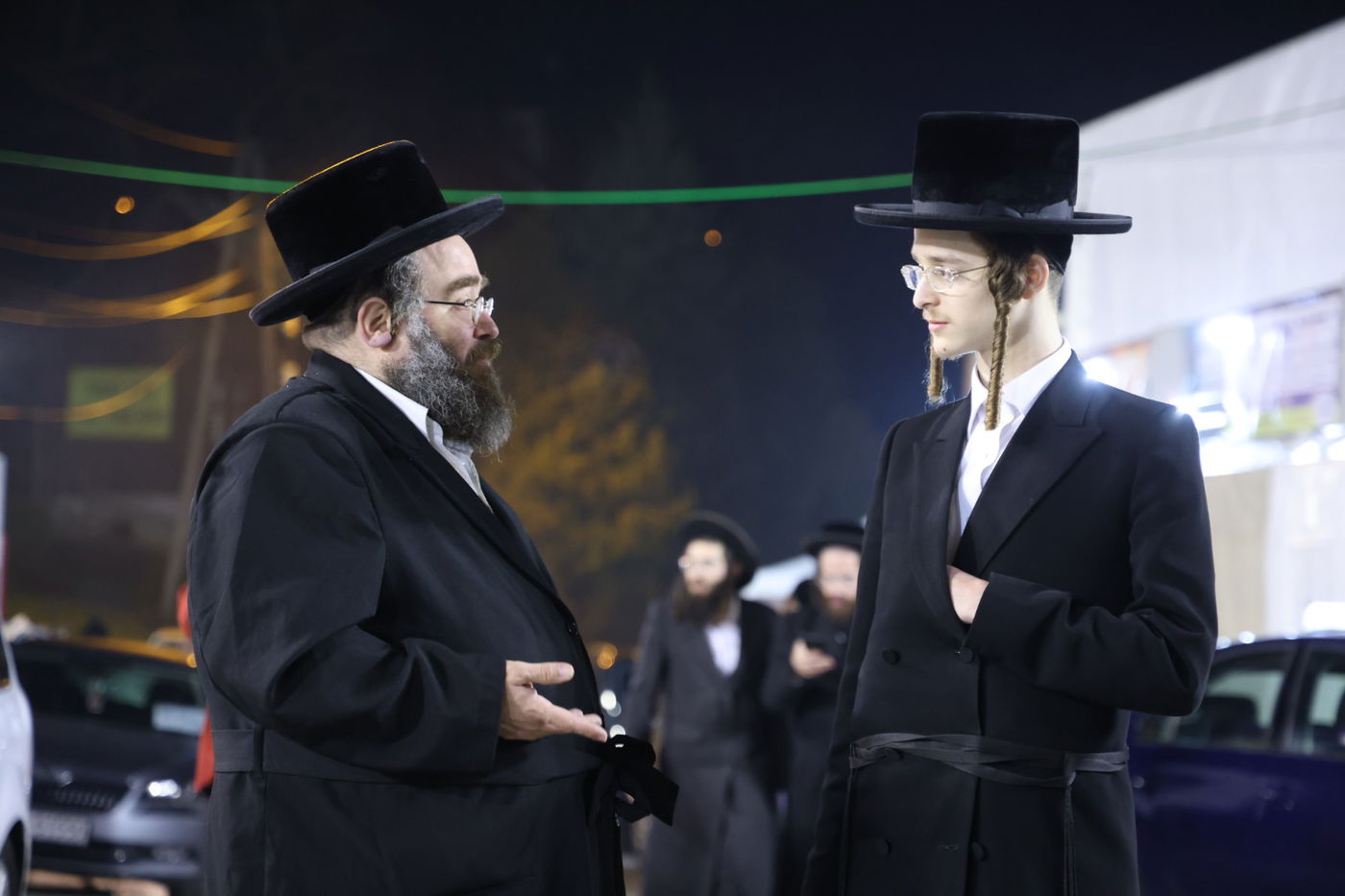 פולין היהודית מתעוררת לחיים בהילולת הרבי ר' מיילך | תיעוד