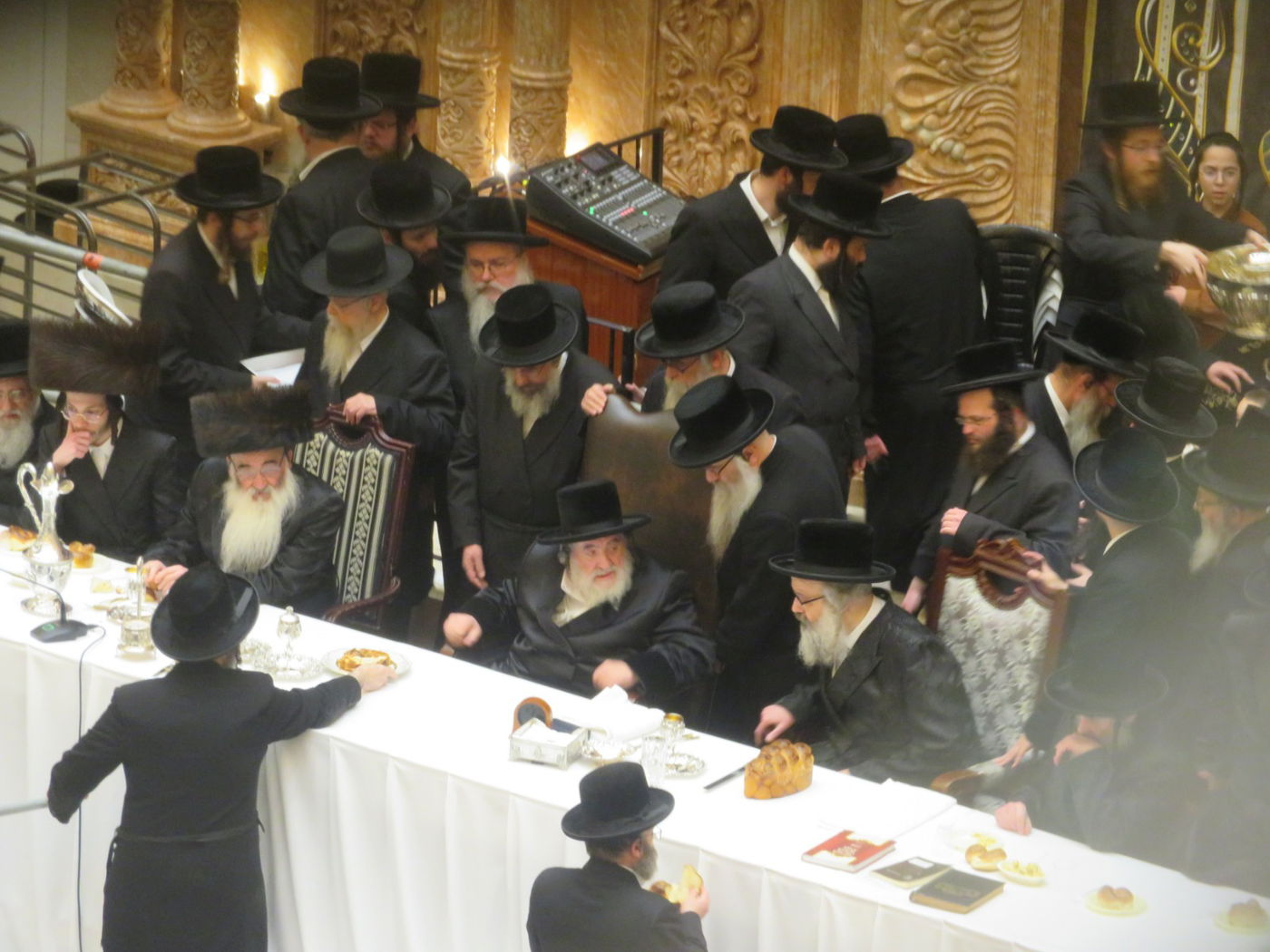 עם אלפי חסידים: האדמו"ר מויז'ניץ ציין תריסר להסתלקות ה'ישועות משה'