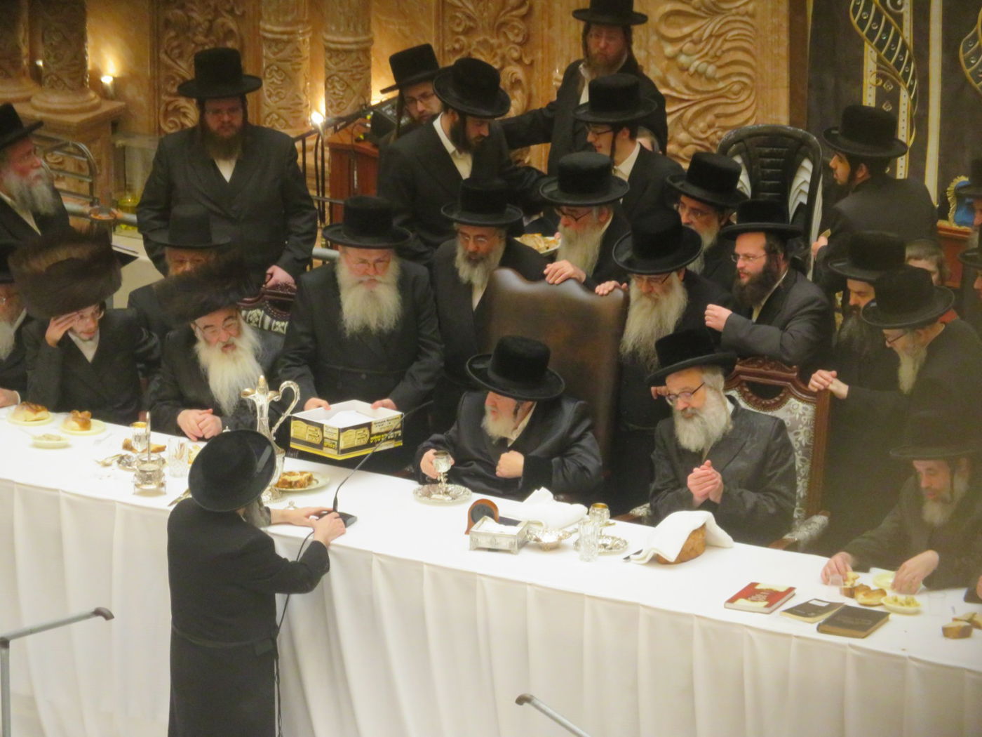 עם אלפי חסידים: האדמו"ר מויז'ניץ ציין תריסר להסתלקות ה'ישועות משה'