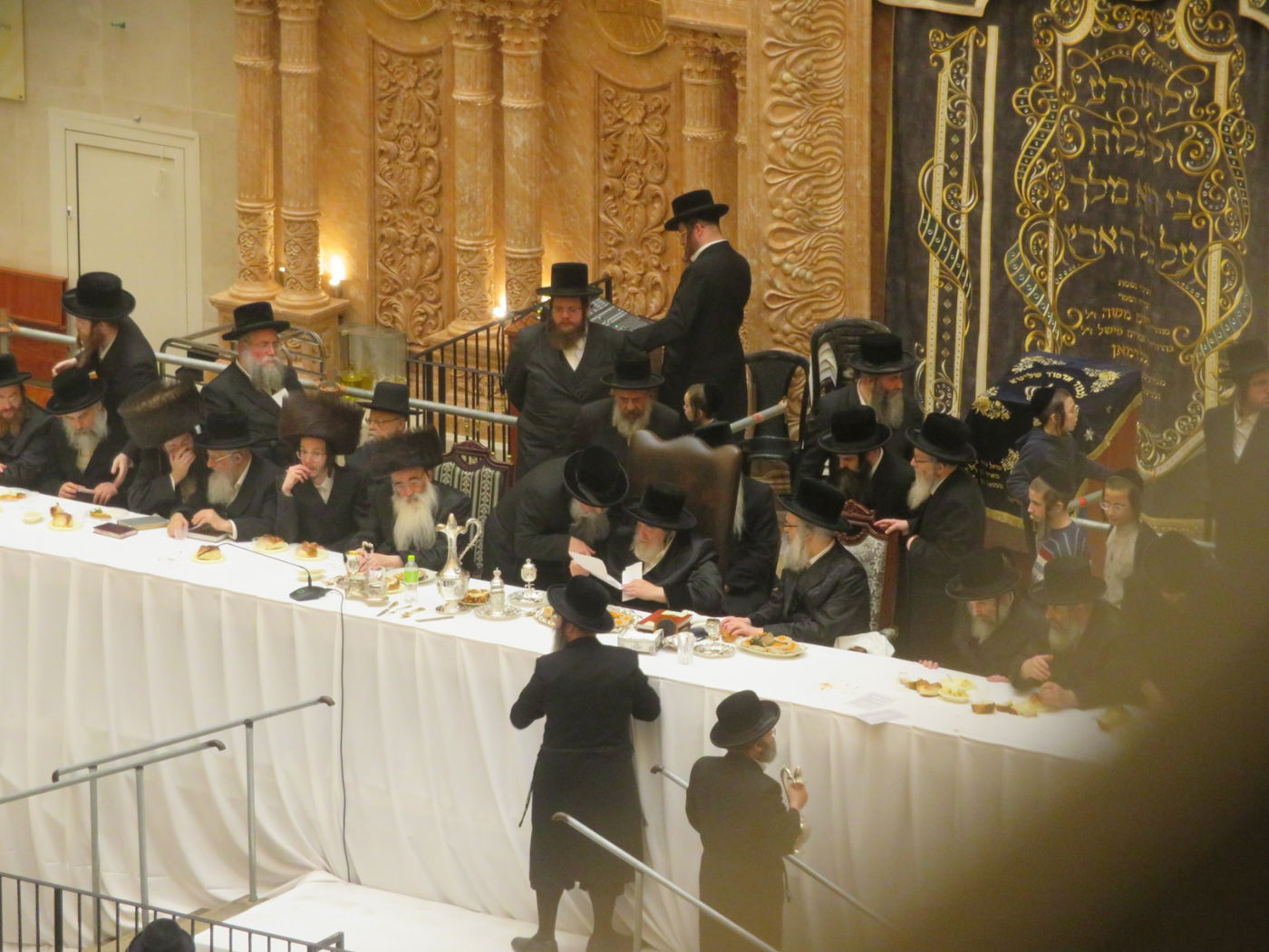 עם אלפי חסידים: האדמו"ר מויז'ניץ ציין תריסר להסתלקות ה'ישועות משה'