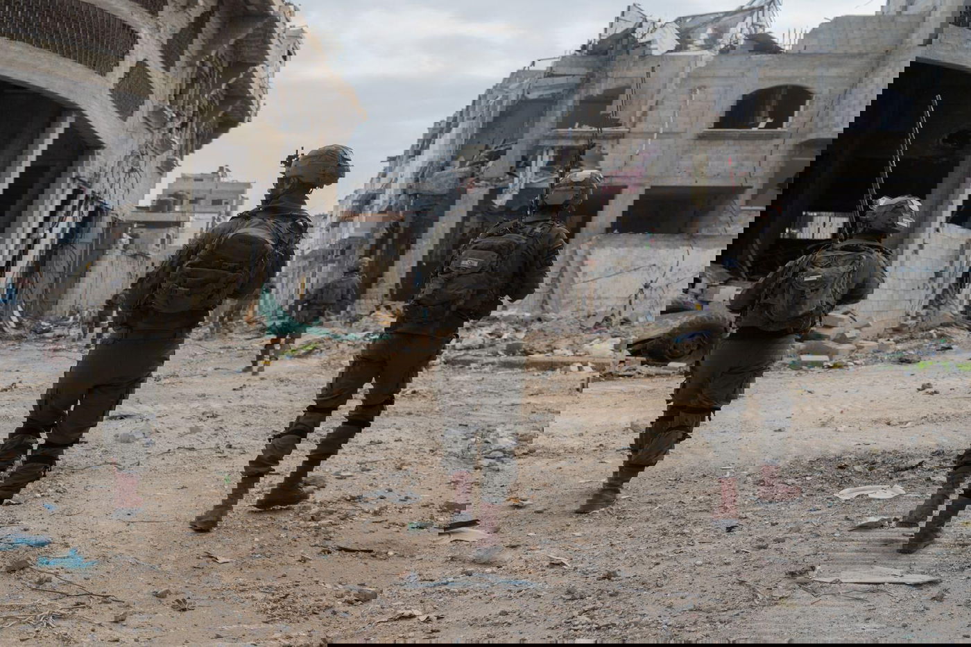 לוחמי חטיבה 401 פועלים בשכונת זייתון ברצועת עזה