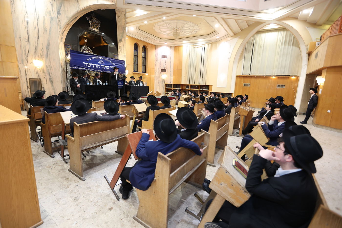 בהשתתפות ראשי הישיבות: מעמד מרומם של חידוש וכינון הישיבה לכבודה של תורה 