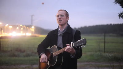 ארי גרין בסינגל קליפ מרגש: "החזק אותי קרוב"