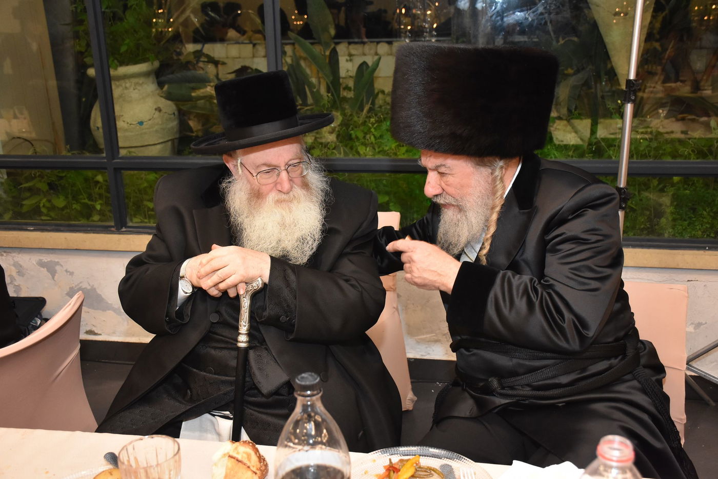 קהל חסידים ואנשי מעשה בשמחת בית קומרנא אשלג - זאבילטוב  | גלריה