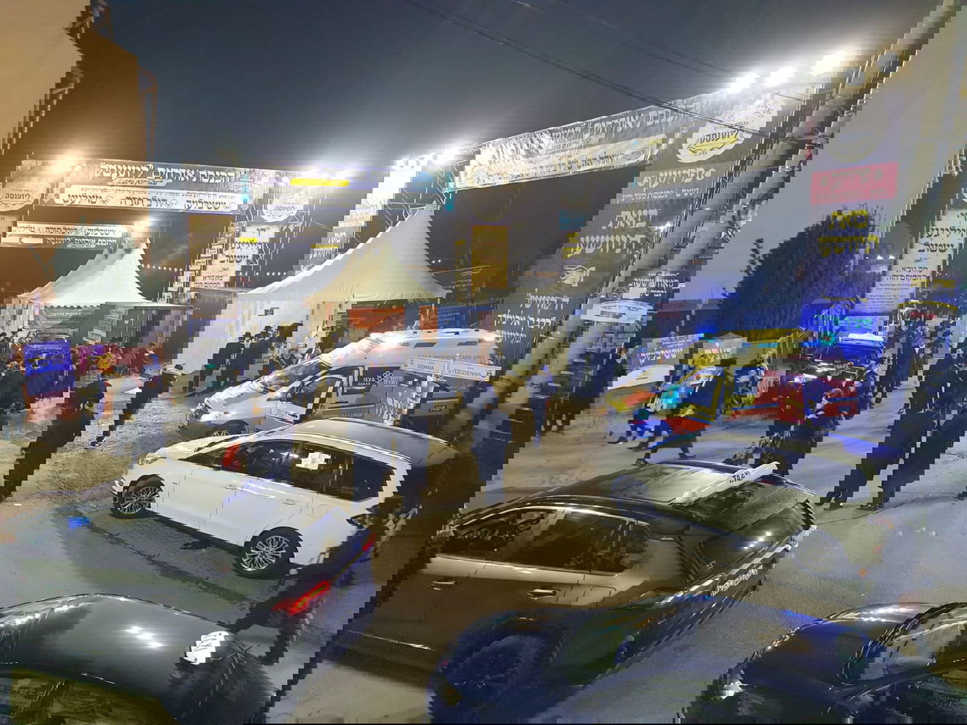 אמבולנס איחוד הצלה עם צוות רפואי הגיע מאומן שבאוקראינה, ומשלחת מיוחדת של חובשים ופרמדיקים מאיחוד הצלה הגיעו מישראל