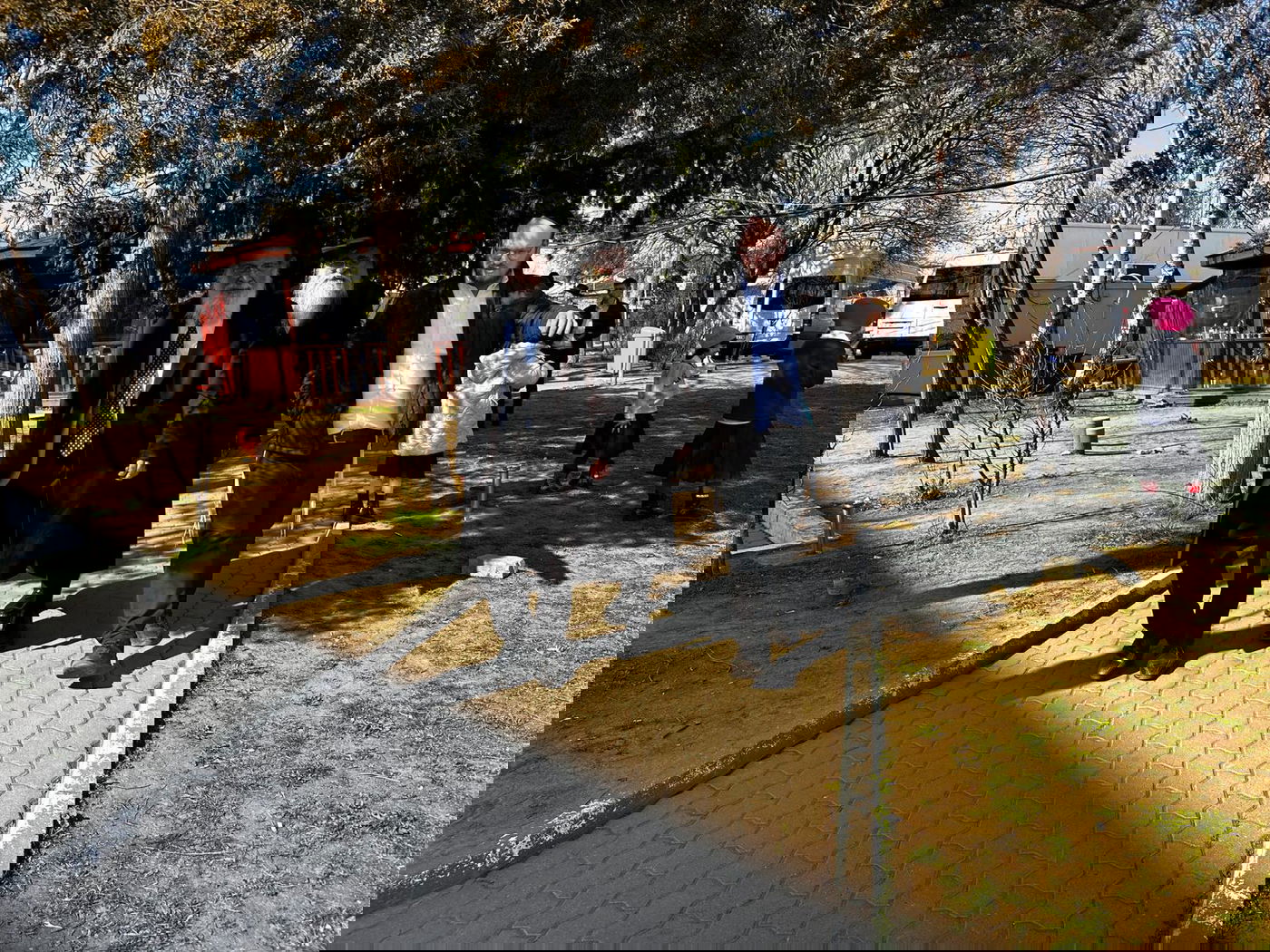 סיורו של גאב"ד אנטוורפן הגר"א שיף במאפיית המצות 'אנטווערפענע מצות' ברומניה