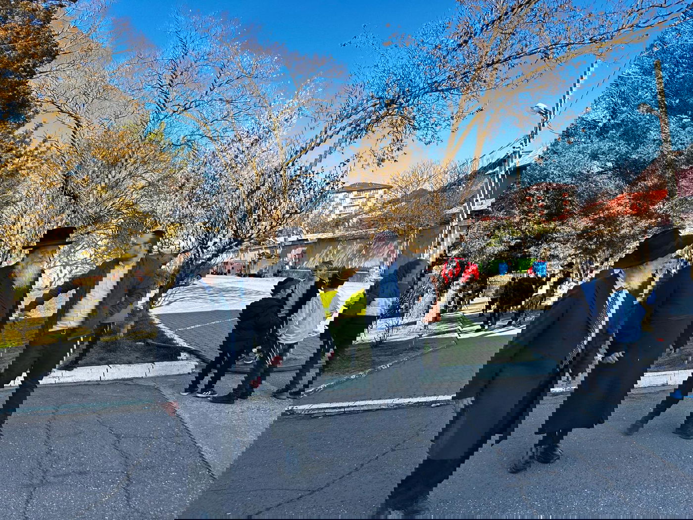 סיורו של גאב"ד אנטוורפן הגר"א שיף במאפיית המצות 'אנטווערפענע מצות' ברומניה