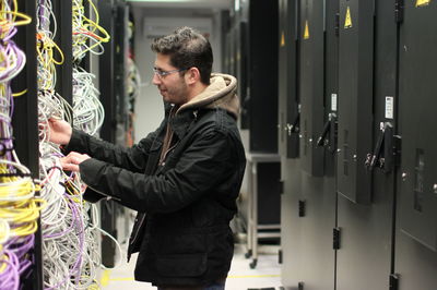 חוות שרתים להפעלת הסייבר (למצולם אין קשר לכתבה)