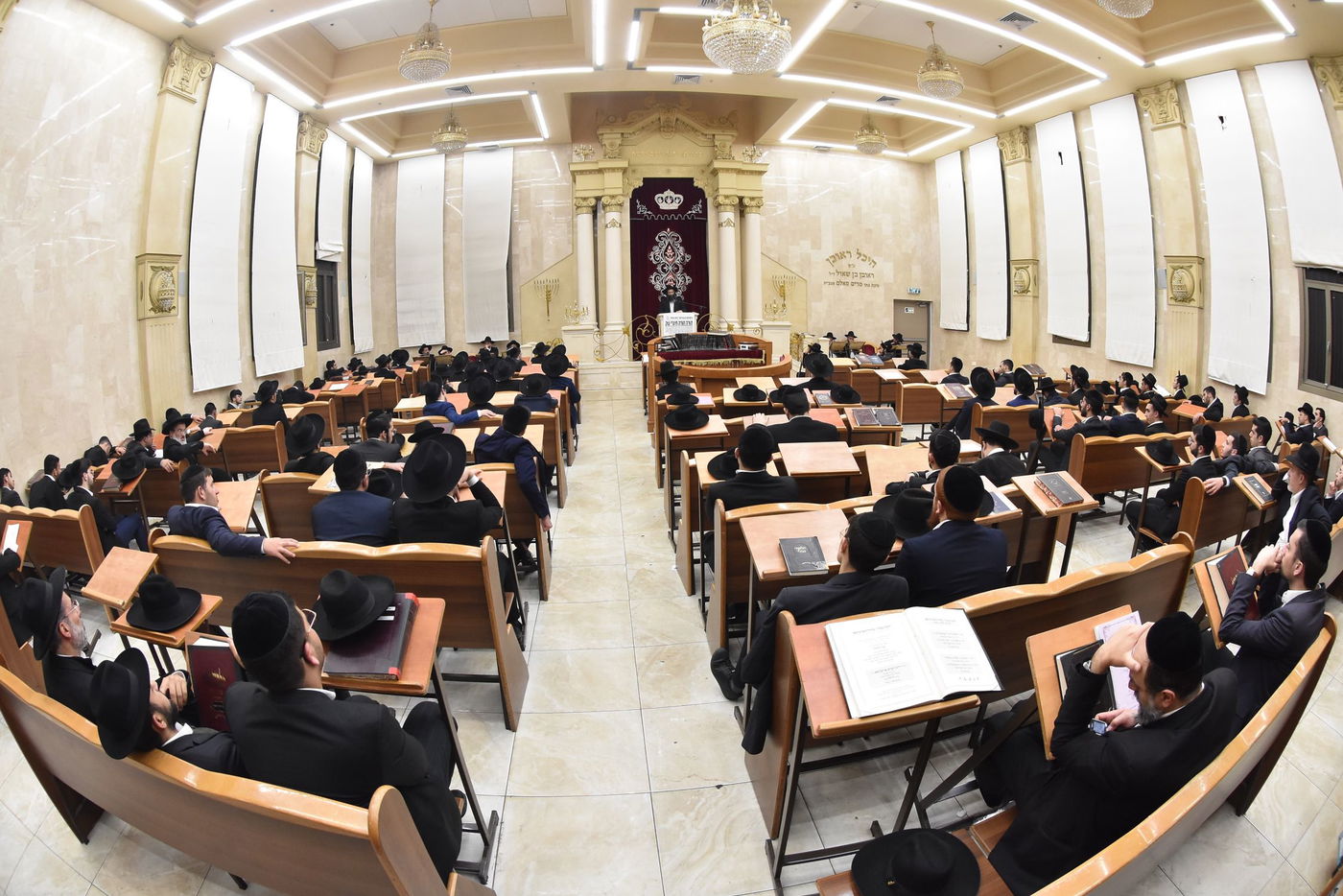 עצרת המספד ככלות השבעה לפטירתו הפתאומית של הגאון רבי אהרון אפללו זצ"ל