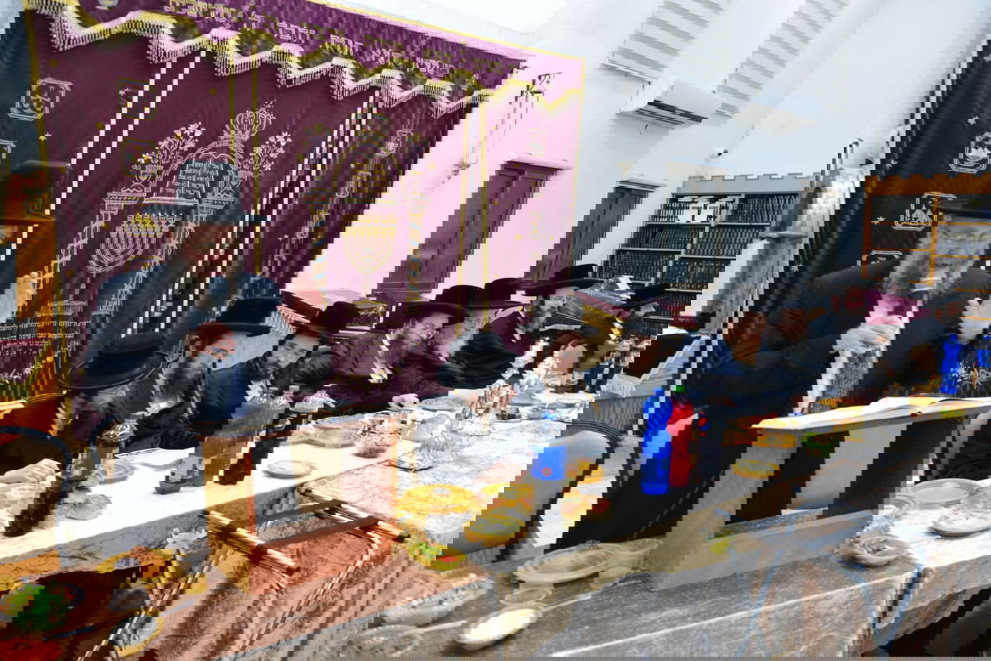 החסידים ציינו 11 שנים לפטירתו של האדמו"ר מנאשכיז