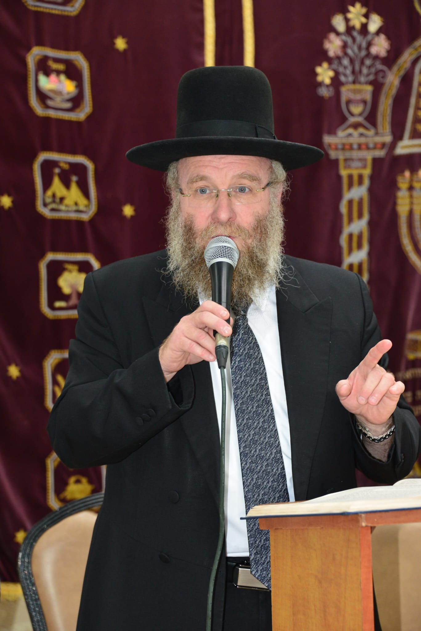 החסידים ציינו 11 שנים לפטירתו של האדמו"ר מנאשכיז