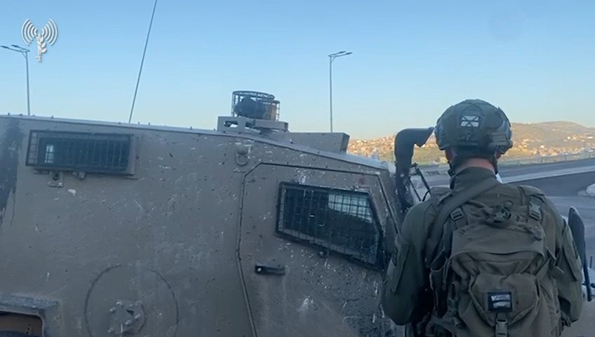 לוחם צה"ל בעדכון על הפיגוע ביצהר