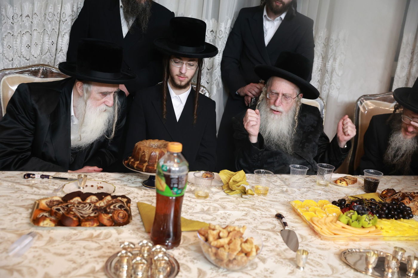 שמחת האירוסים של בעלזא מחנובקא, צאנז ירושלים, מעליץ, מאקאווע אשדוד